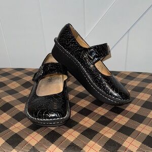Alegria Black Textured Mary Jane Shoes